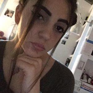 Meet your Posher, Simone