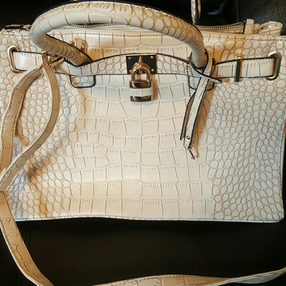 Bag - Picture 2 of 3