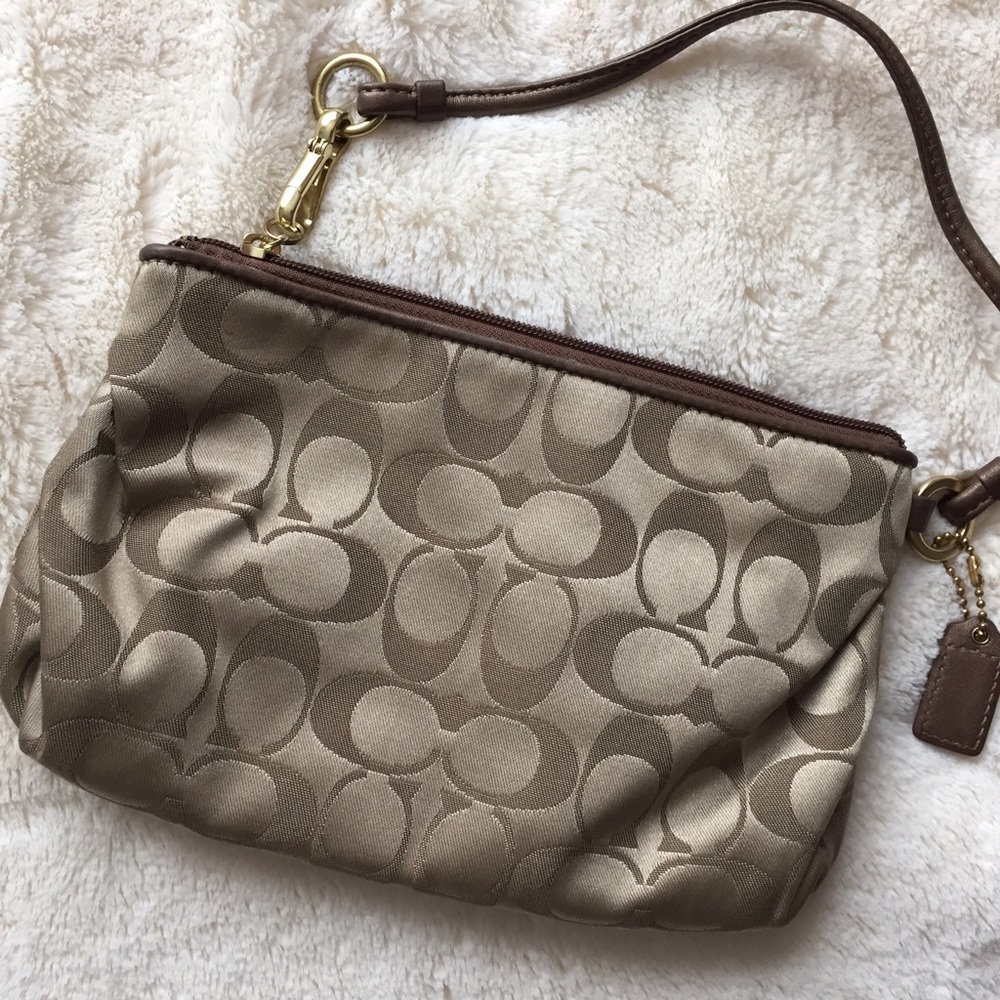 Coach wristlet - Picture 2 of 3