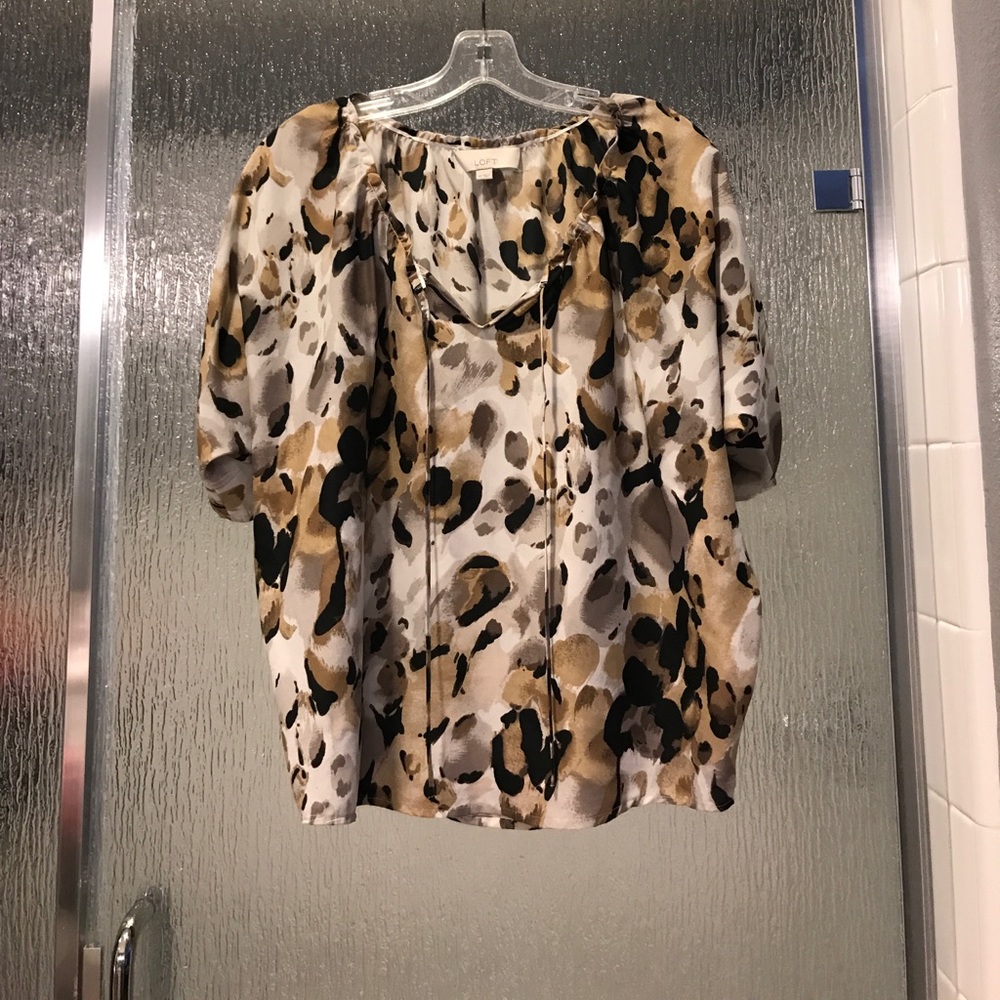 REDUCED!! LOFT loose printed blouse