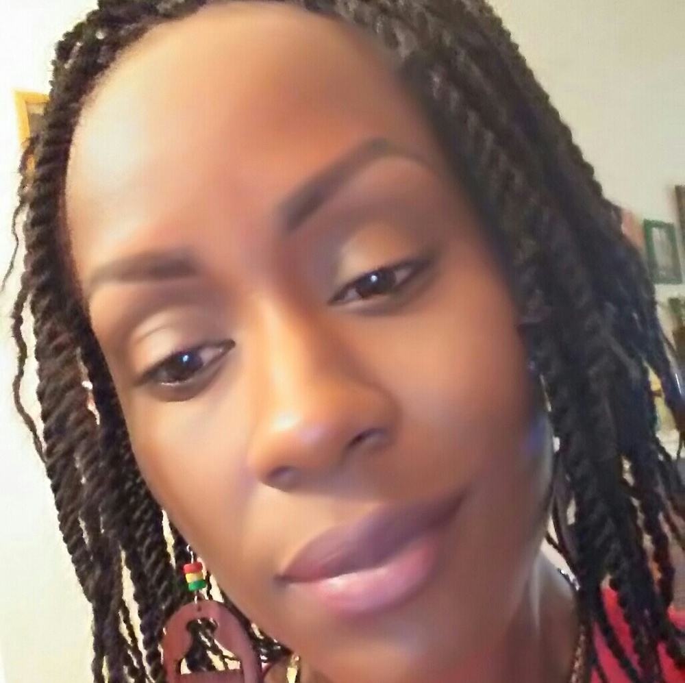 Meet your Posher, Mia