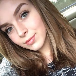 Meet your Posher, Rebecca