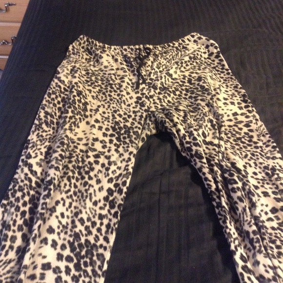 Leopard PJs - Picture 2 of 2