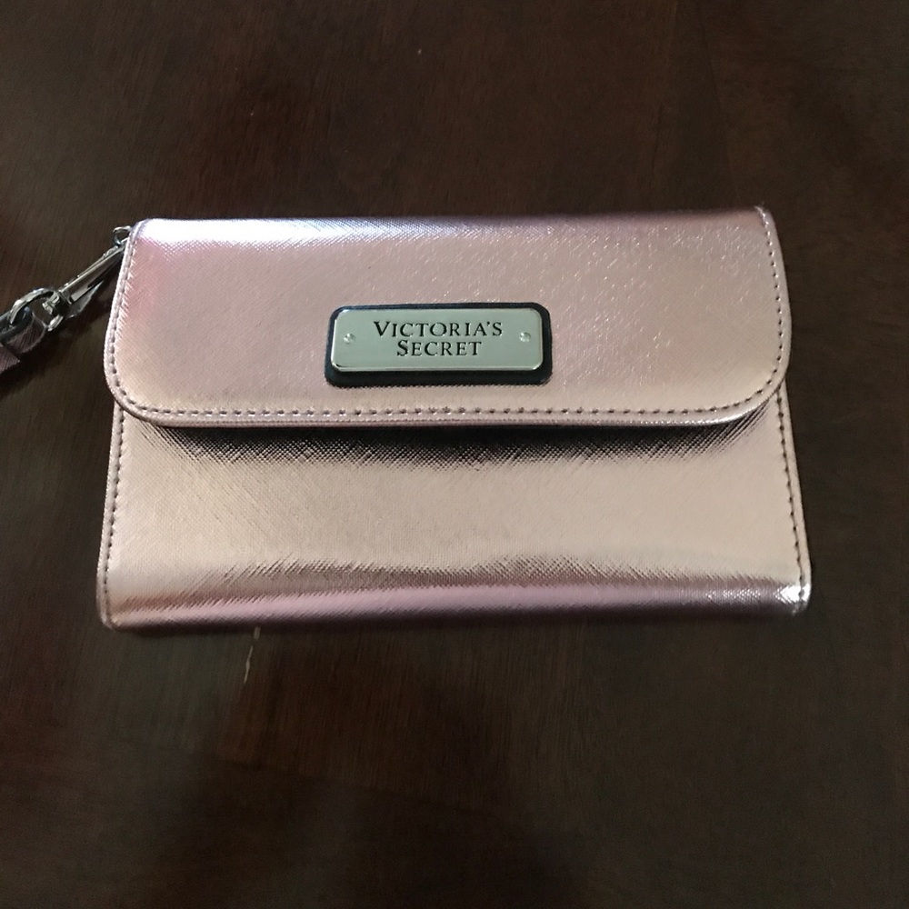 New w/out tags. Victoria Secret wristlet