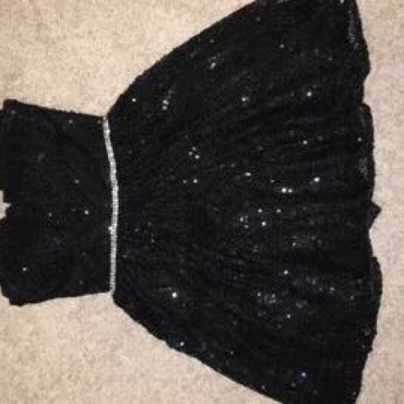 Strapless black sequin dress - Picture 5 of 5