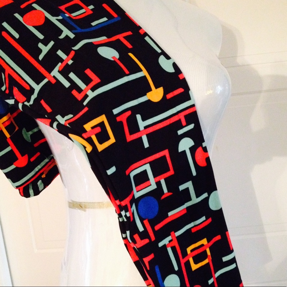 LuLaRoe Tall & Curvy Leggings