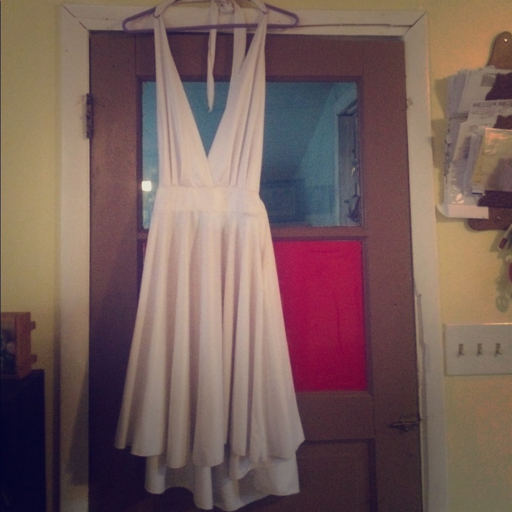 Marylin white halter dress