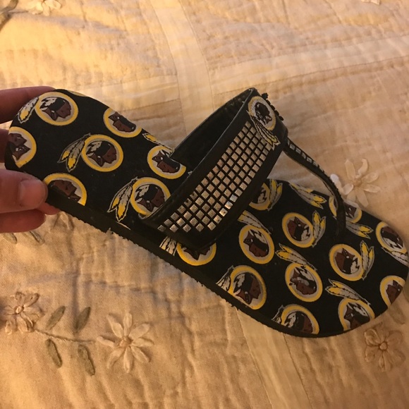 Redskins Flip Flops - Picture 2 of 4