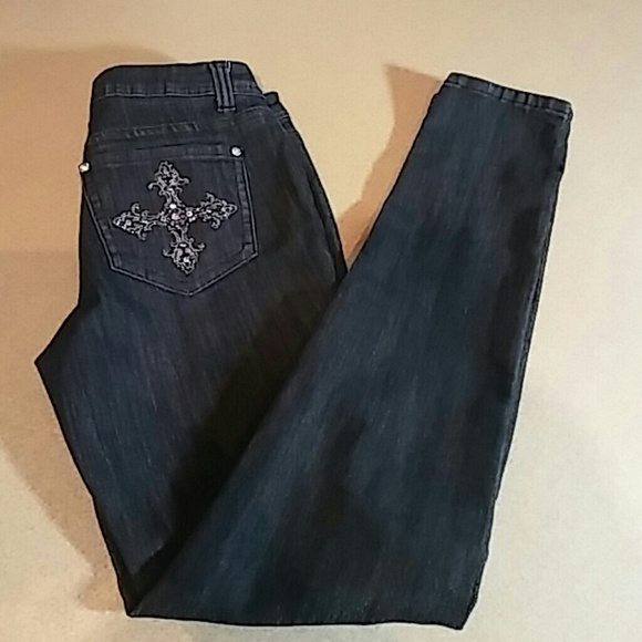 4/$20 Jeans - Picture 3 of 3