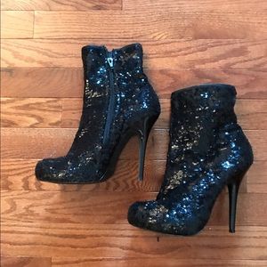 Shi by Journey's short black sequin booties size 7