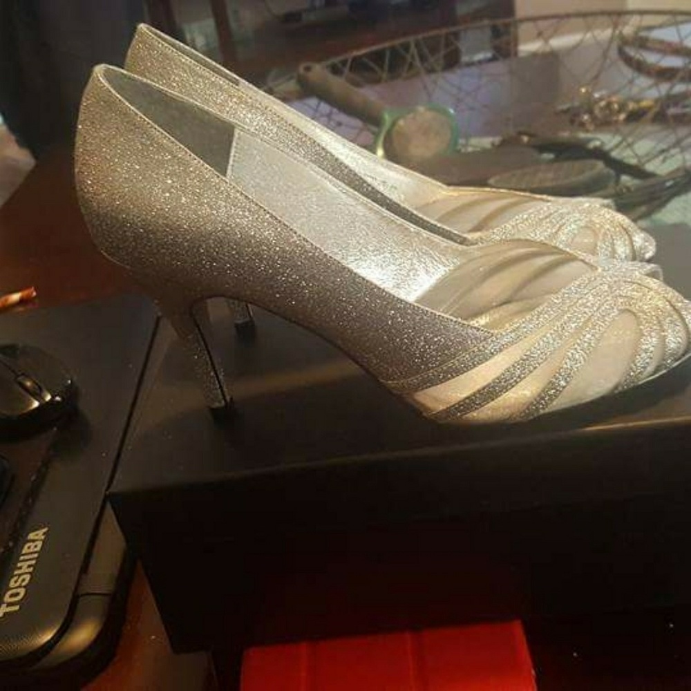 Silver glitter Metallic Pump