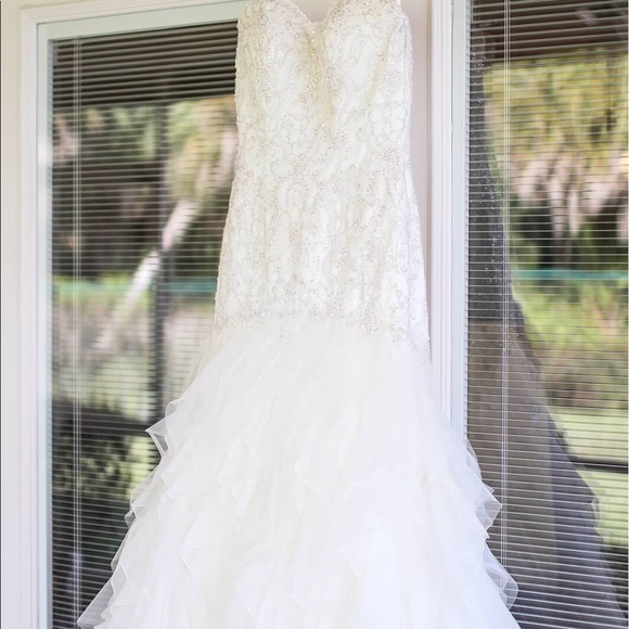 Wedding Dress - Picture 2 of 8