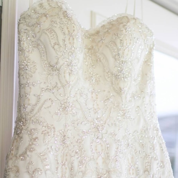 Wedding Dress - Picture 3 of 8