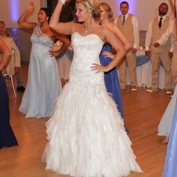 Wedding Dress - Picture 6 of 8