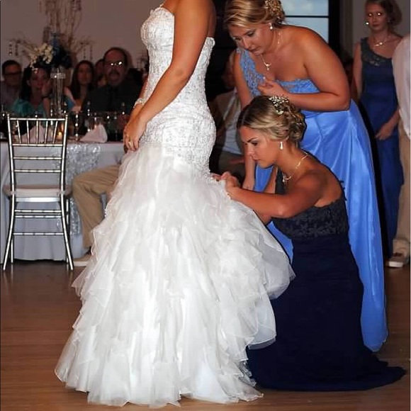 Wedding Dress - Picture 7 of 8