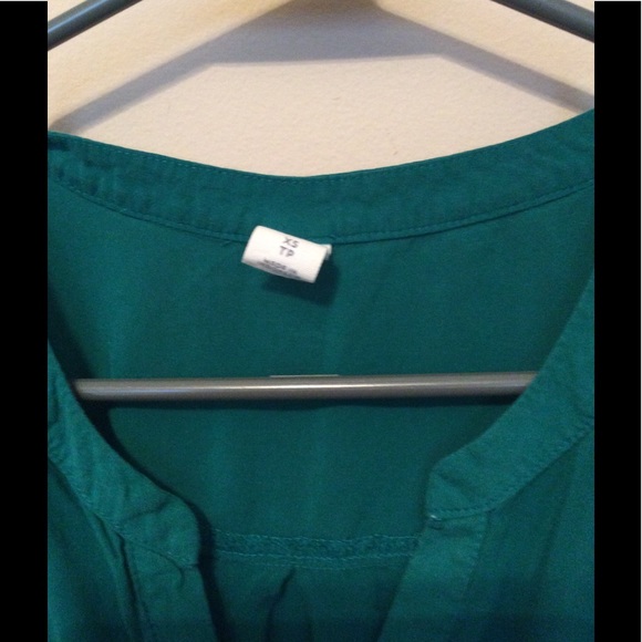 Old Navy Sleeveless Blouse XS - Picture 3 of 3