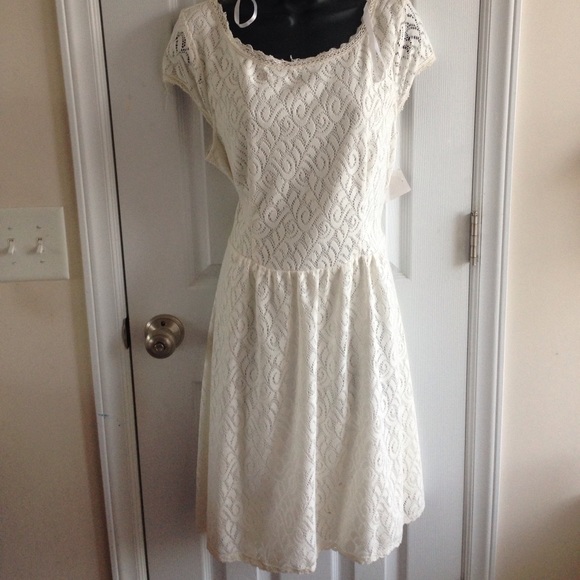 Size 2X, size 16, size 24W - Picture 3 of 4