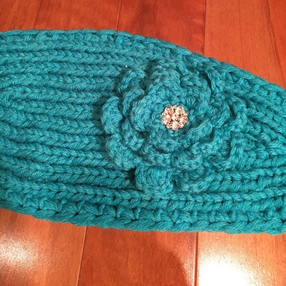 SOLD NWOT, Knit ear muff/headband - Picture 2 of 4