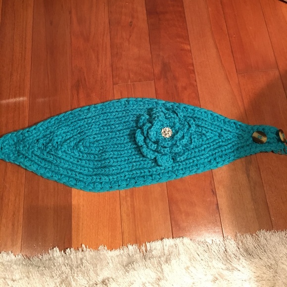 SOLD NWOT, Knit ear muff/headband - Picture 3 of 4