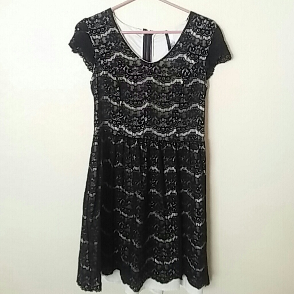 Very cute black/white lace dress