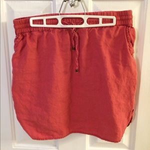 Linen skirt with pockets