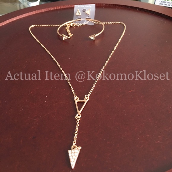 💥HP6/11🏆Minimalist Rose Gold Triangle Dainty Set - Picture 2 of 5