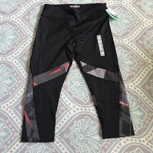 Black & red workout capris