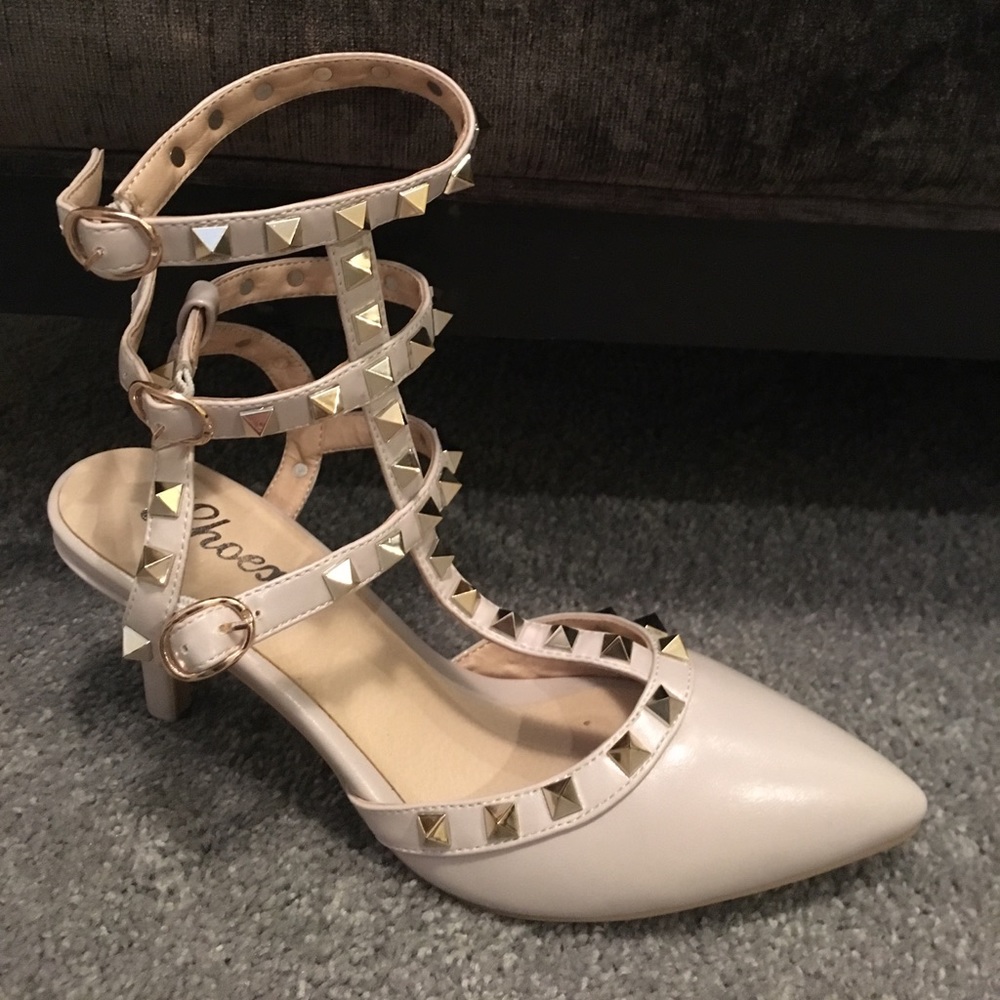 Heels - Picture 2 of 4