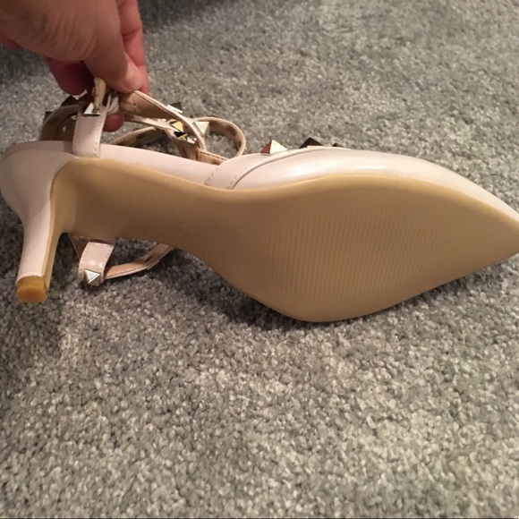 Heels - Picture 3 of 4