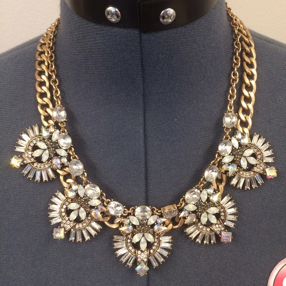 NWOT! Statement Necklace - Picture 3 of 3