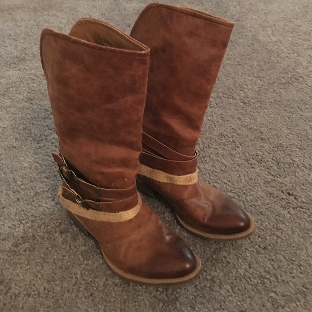 Tan cowboy boots for her