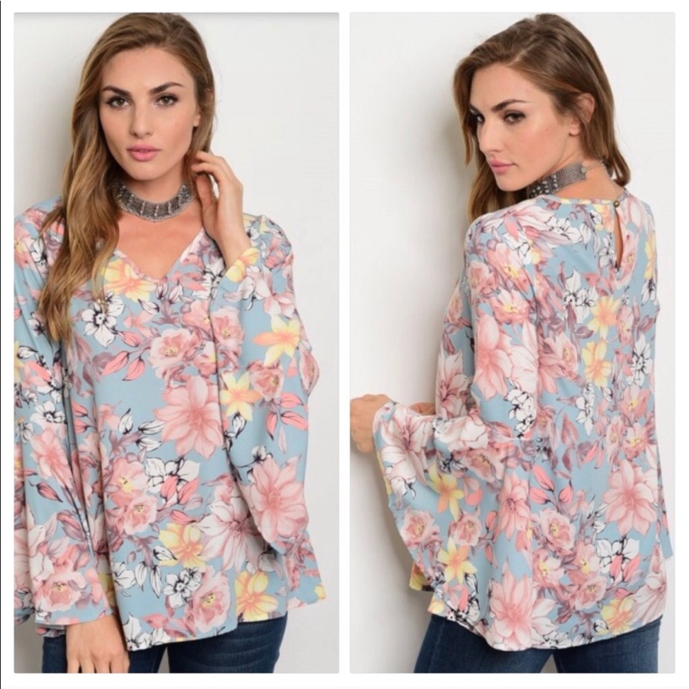 🌸🌼Grey Floral Bell Sleeve Blouse