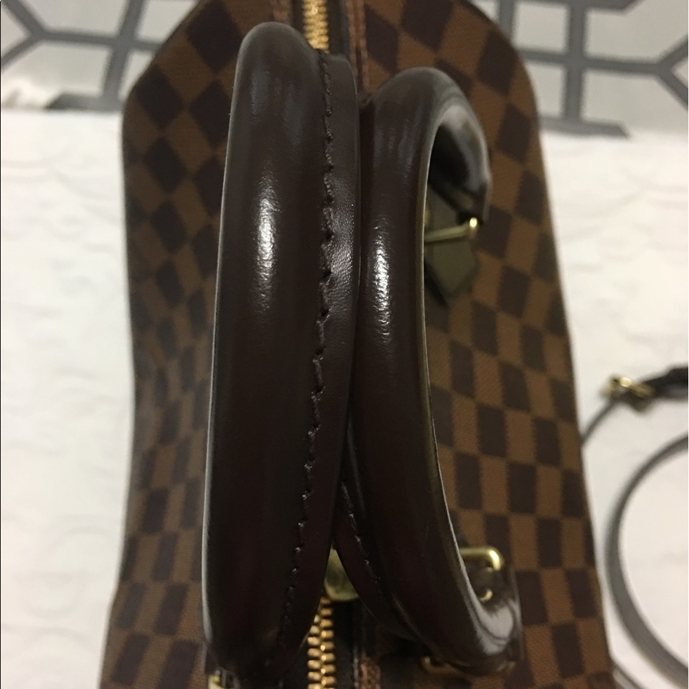 Authentic Louis Vuitton Speedy 25 Bandouliere - Picture 7 of 8