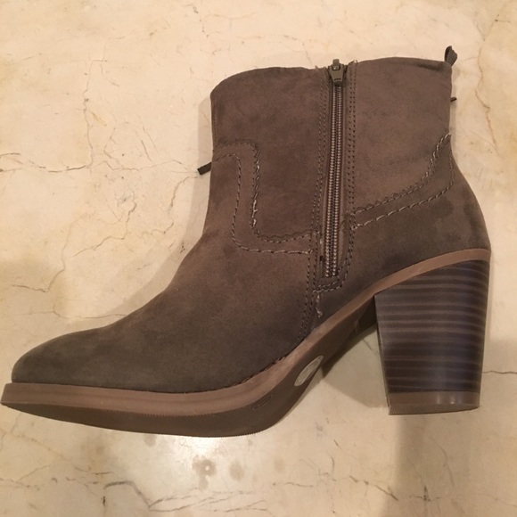 Booties - Picture 4 of 5