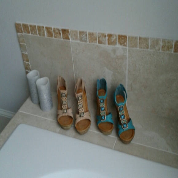 **Sold** - Picture 2 of 3