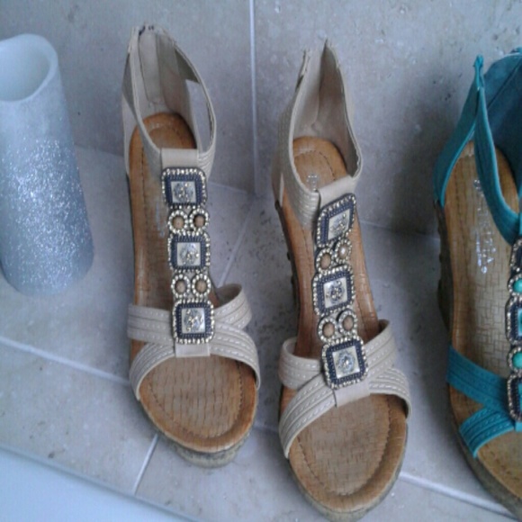 **Sold** - Picture 3 of 3