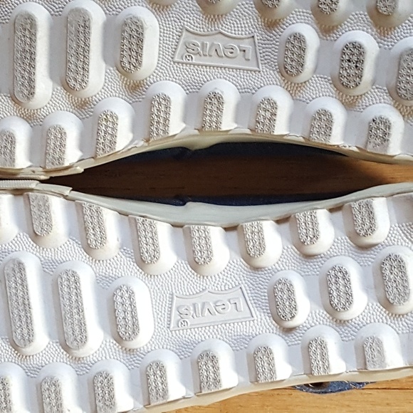 Levis - Picture 2 of 3