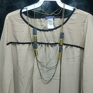 NWT Carmen Sport Blouse w necklace 1X-3X