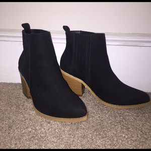 Black suede boots⭐️