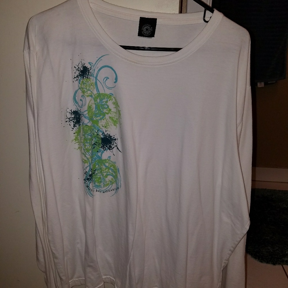 Jellyfish tee from Monterey Bay Aquarium, 2X