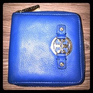 💙✨Vibrant Tory Burch wallet✨💙