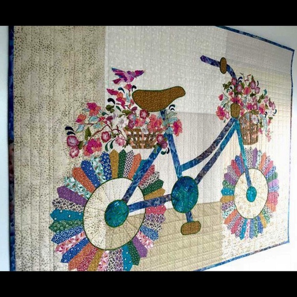 Meet your Posher, Laura - Picture 1 of 1