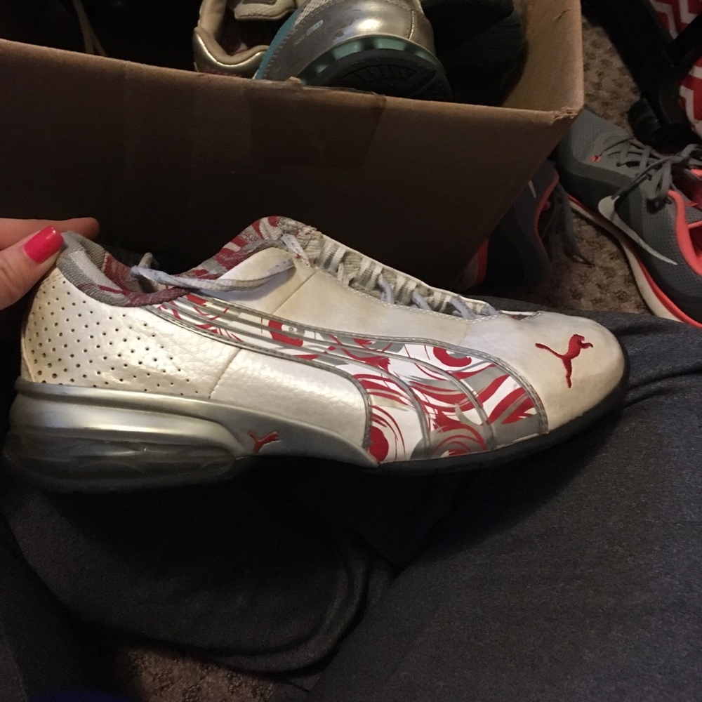 Puma tennis shoes