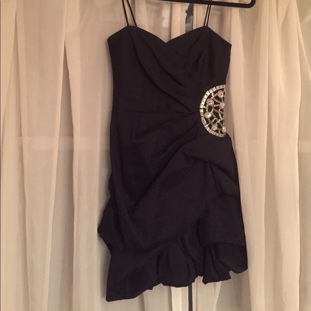 Short Black Dress, seamstress put in straps