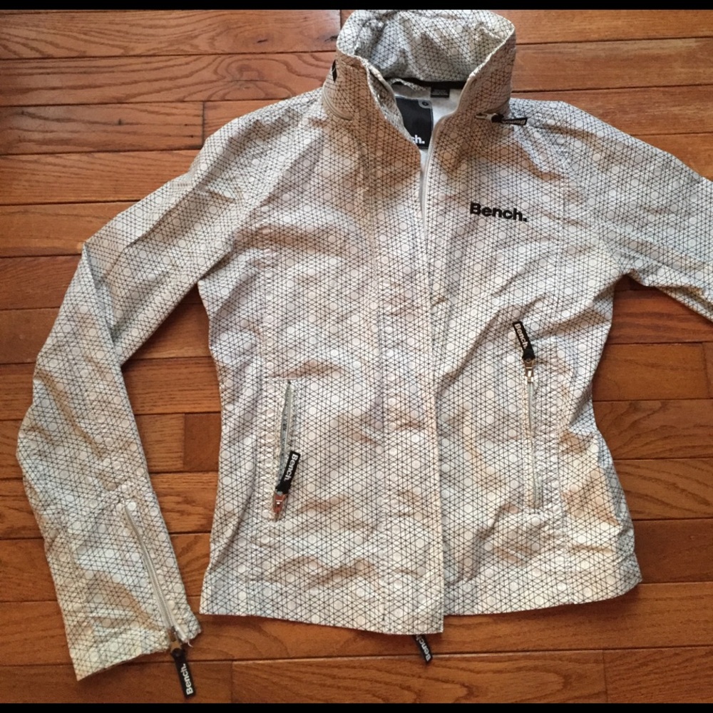 Bench black and white criss cross print jacket S