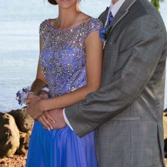 Prom dress featured in Pretty Little Liars - Picture 5 of 7