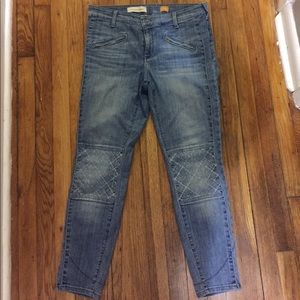 Knee patch Pilcro light wash denim jeans