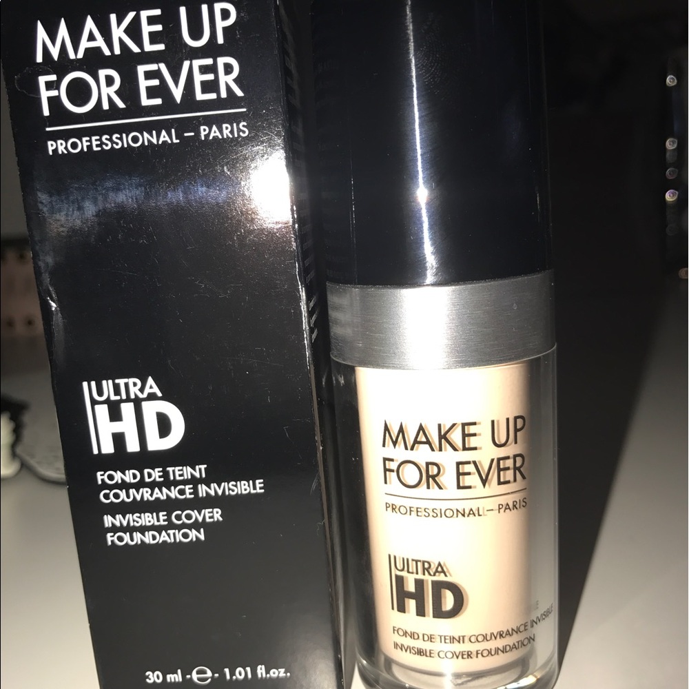 Makeup Forever HD foundation - Y205