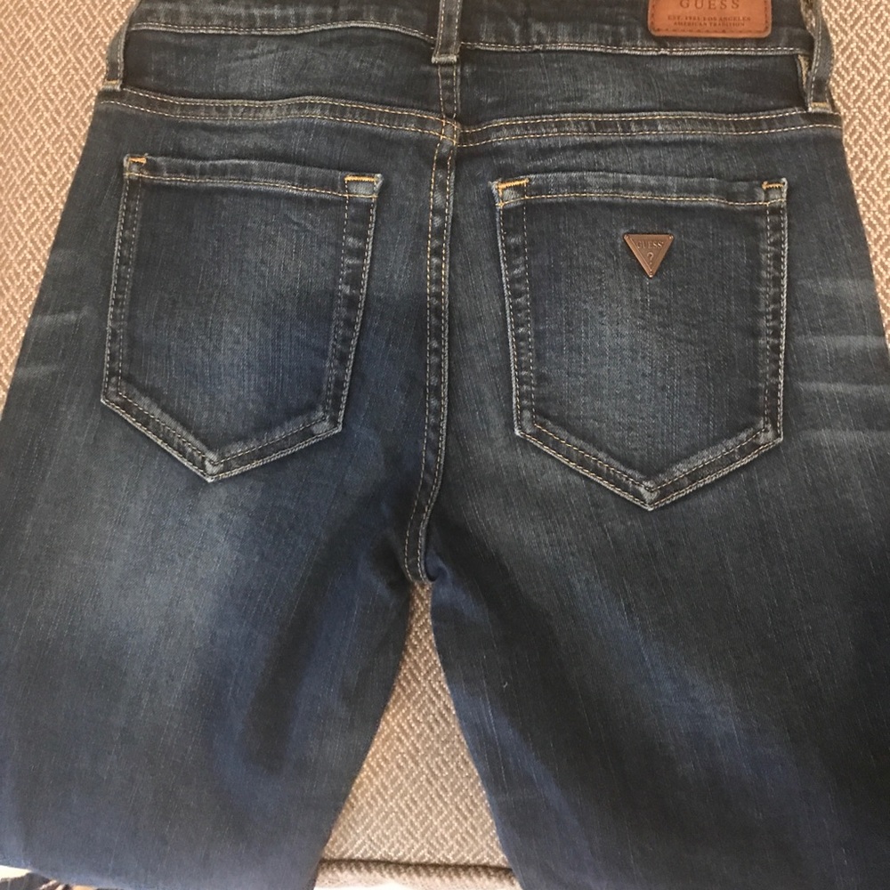 Guess Power Curvy Mid size 26