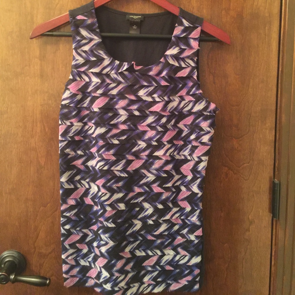 Sleeveless shirt